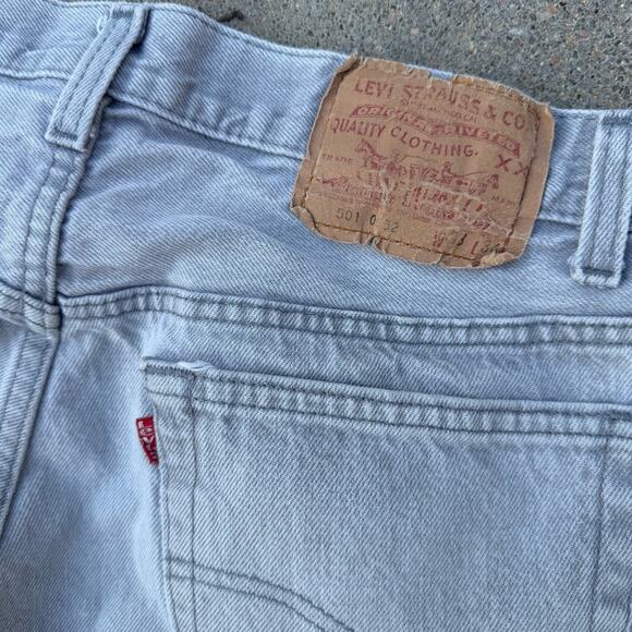 VTG 80s Levi’s 501 Button Fly Light Gray Original fit Straight Leg Jeans 33x34 - Picture 14 of 16